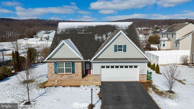 310 ANDREW DR, York, PA 17404