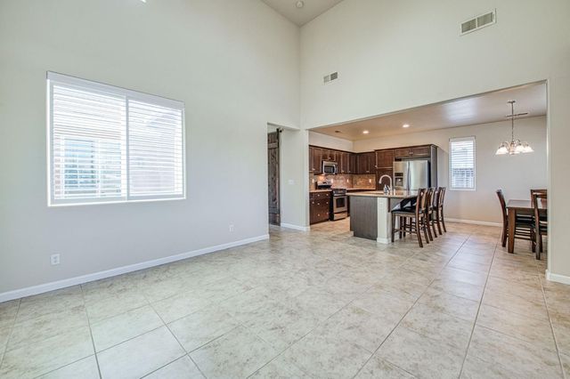 4122 Heritage Avenue, Clovis, CA 93619