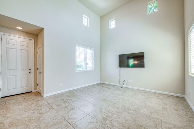 4122 Heritage Avenue, Clovis, CA 93619