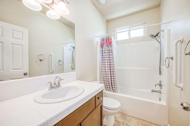 4122 Heritage Avenue, Clovis, CA 93619