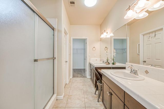 4122 Heritage Avenue, Clovis, CA 93619