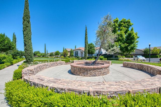 4122 Heritage Avenue, Clovis, CA 93619