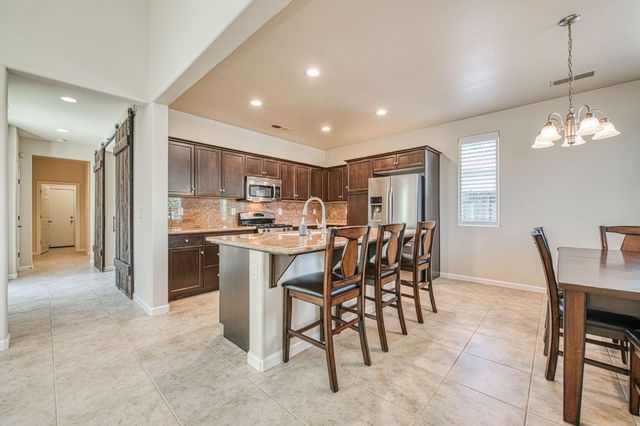 4122 Heritage Avenue, Clovis, CA 93619