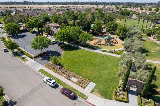 4122 Heritage Avenue, Clovis, CA 93619
