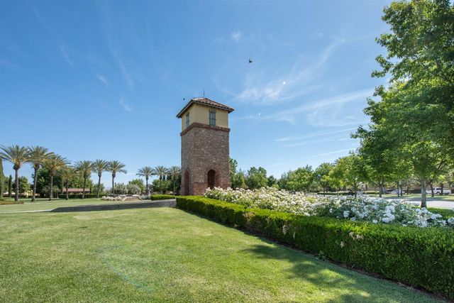 4122 Heritage Avenue, Clovis, CA 93619