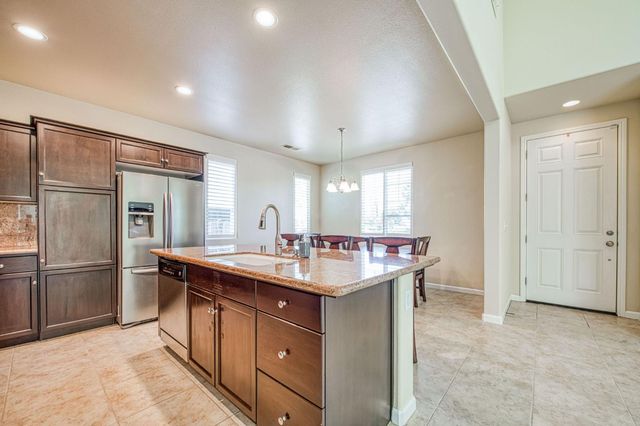 4122 Heritage Avenue, Clovis, CA 93619