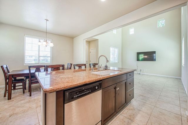 4122 Heritage Avenue, Clovis, CA 93619