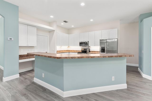 501 NW Pine Sap Place, Jensen Beach, FL 34957