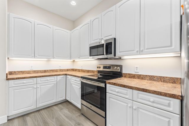 501 NW Pine Sap Place, Jensen Beach, FL 34957