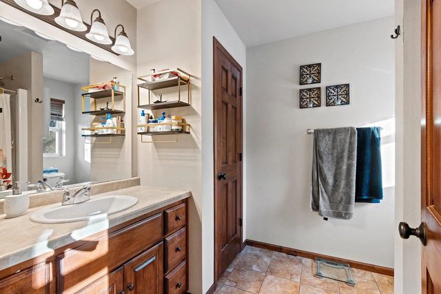 4824 ISABELLA CIRCLE, Hobart, WI 54155