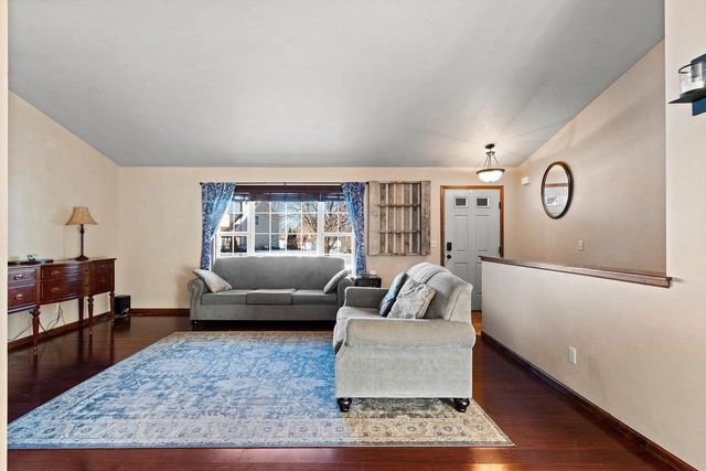 4824 ISABELLA CIRCLE, Hobart, WI 54155