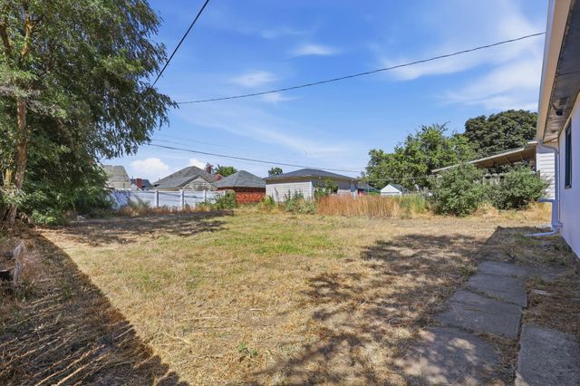 923 E Courtland Ave, Spokane, WA 99207