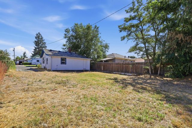 923 E Courtland Ave, Spokane, WA 99207