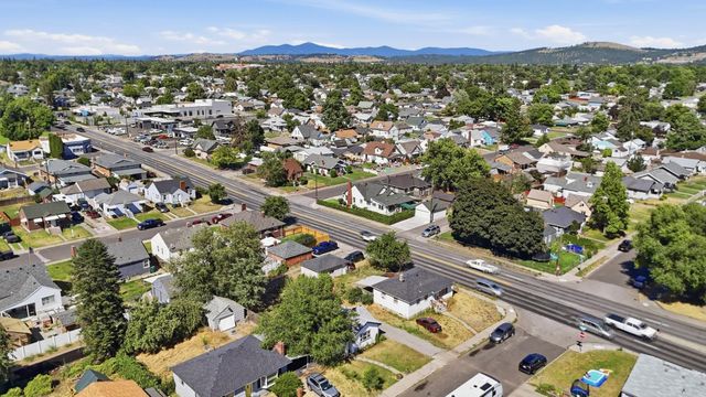923 E Courtland Ave, Spokane, WA 99207