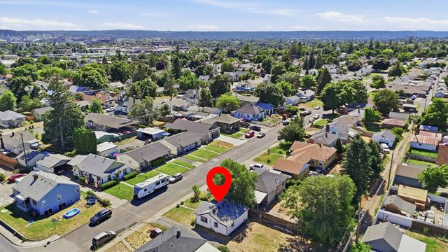 923 E Courtland Ave, Spokane, WA 99207