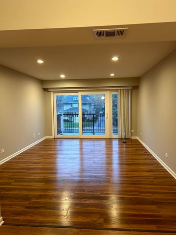 207 W Park Avenue 206, Libertyville, IL 60048