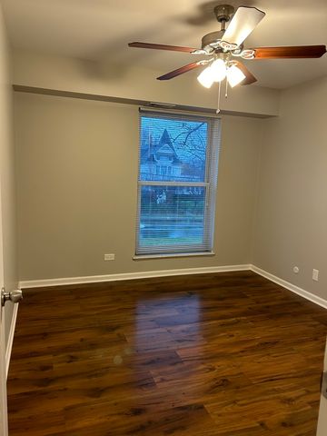 207 W Park Avenue 206, Libertyville, IL 60048
