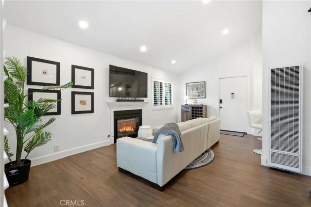 19222 Shoreline 7, Huntington Beach, CA 92648