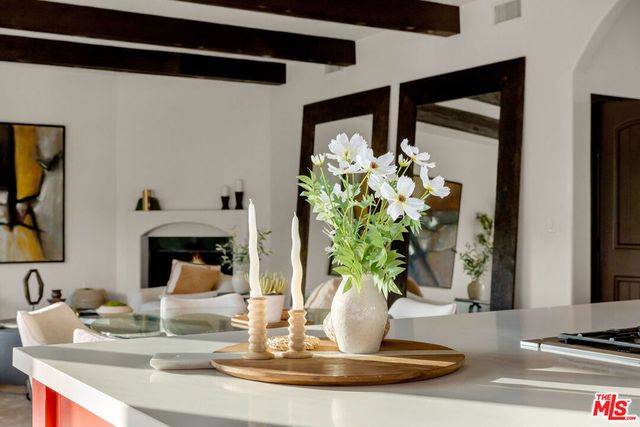 6216 Primrose Avenue, Los Angeles, CA 90068