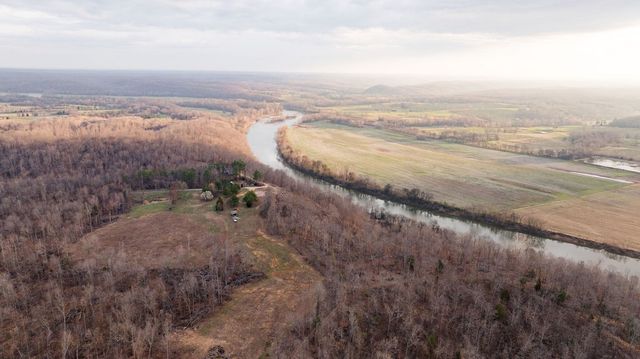 7050 Bakerville Rd, Waverly, TN 37185