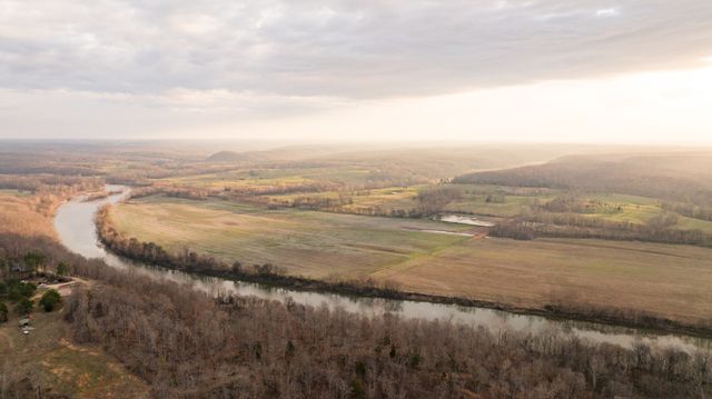 7050 Bakerville Rd, Waverly, TN 37185