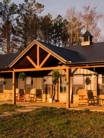 7050 Bakerville Rd, Waverly, TN 37185