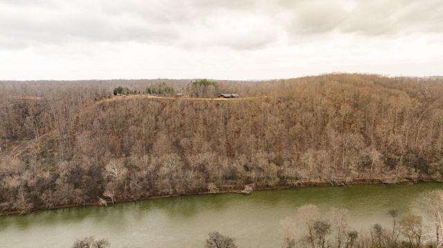 7050 Bakerville Rd, Waverly, TN 37185