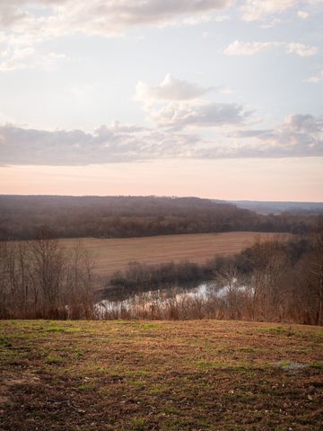 7050 Bakerville Rd, Waverly, TN 37185