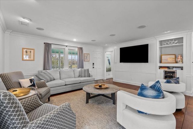 462 Exotic Isle Drive, Bay City, TX 77457