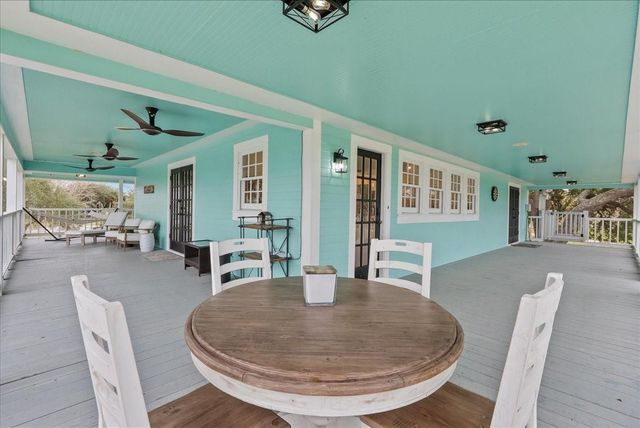 462 Exotic Isle Drive, Bay City, TX 77457