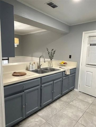 2924 N Brenda Street, Edinburg, TX 78541