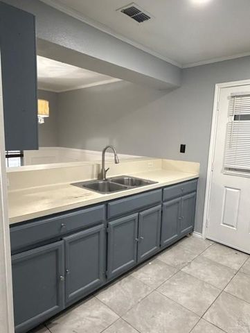 2924 N Brenda Street, Edinburg, TX 78541