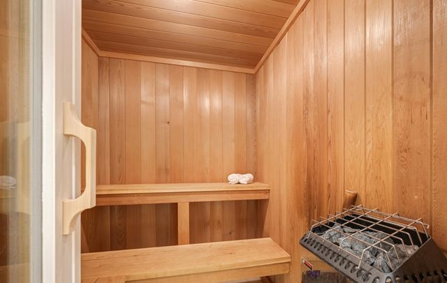 6507 Orchard Ridge Trail, Woodbury, MN 55129