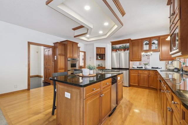 6507 Orchard Ridge Trail, Woodbury, MN 55129