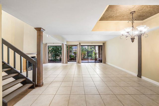 5664 Santiago Circle, Boca Raton, FL 33433