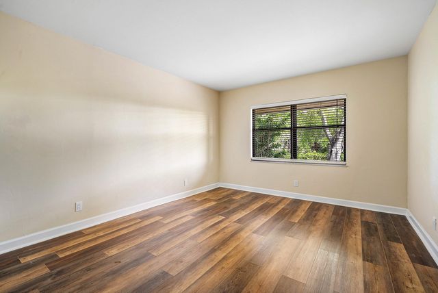 5664 Santiago Circle, Boca Raton, FL 33433