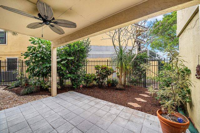 5664 Santiago Circle, Boca Raton, FL 33433