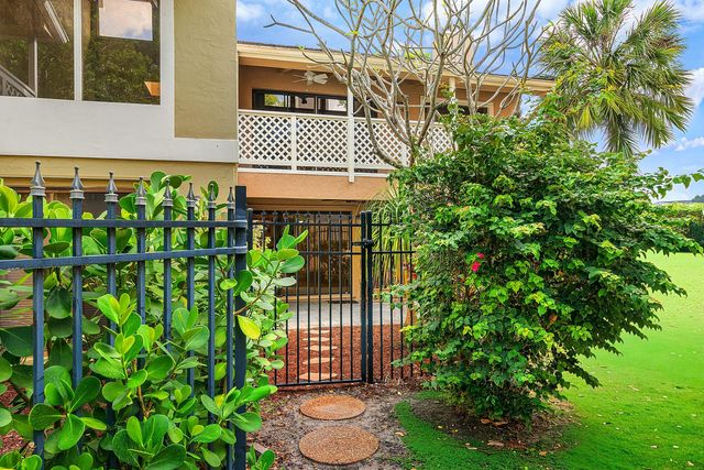 5664 Santiago Circle, Boca Raton, FL 33433