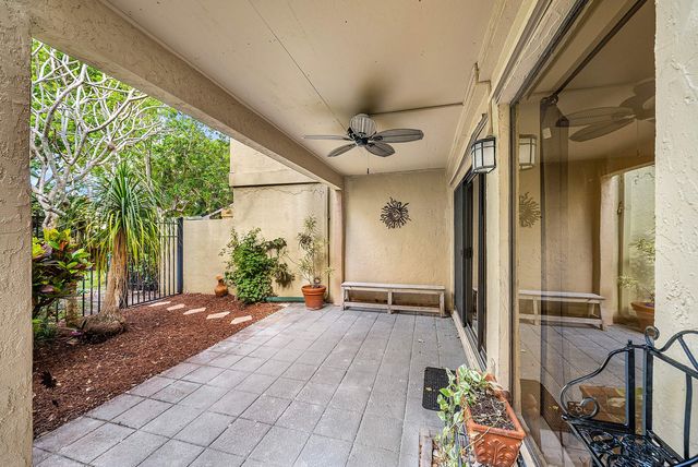 5664 Santiago Circle, Boca Raton, FL 33433