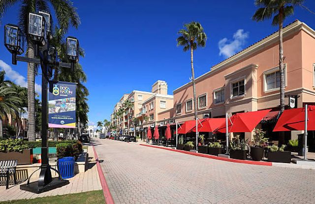 5664 Santiago Circle, Boca Raton, FL 33433