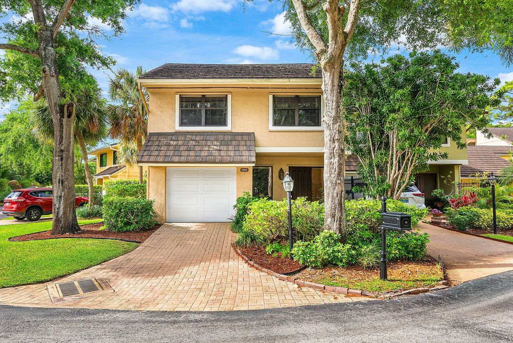 5664 Santiago Circle, Boca Raton, FL 33433