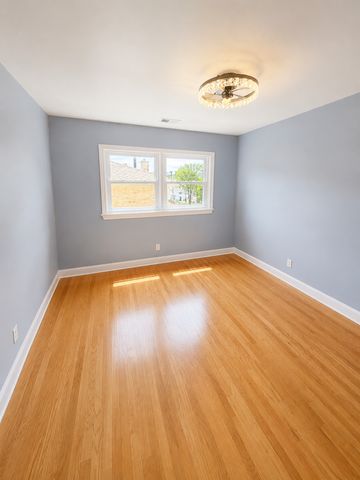7942 W Addison Street 3, Chicago, IL 60634