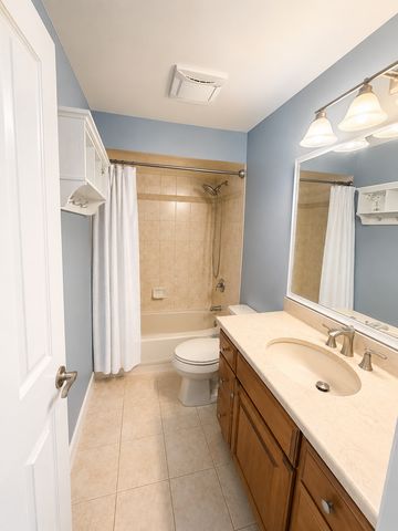 7942 W Addison Street 3, Chicago, IL 60634