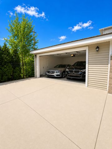 7942 W Addison Street 3, Chicago, IL 60634