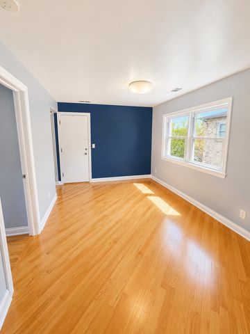 7942 W Addison Street 3, Chicago, IL 60634