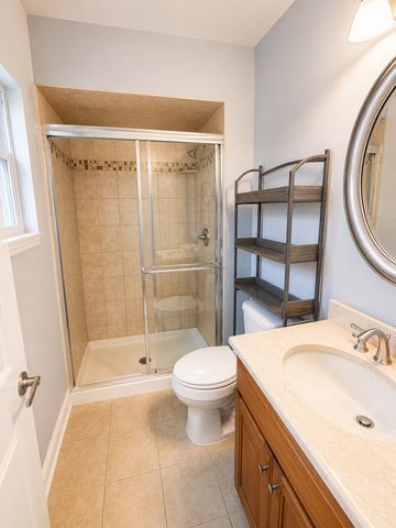 7942 W Addison Street 3, Chicago, IL 60634