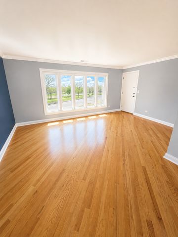 7942 W Addison Street 3, Chicago, IL 60634