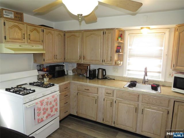 838 Paulison Avenue 2nd Fllo, Clifton, NJ 07011