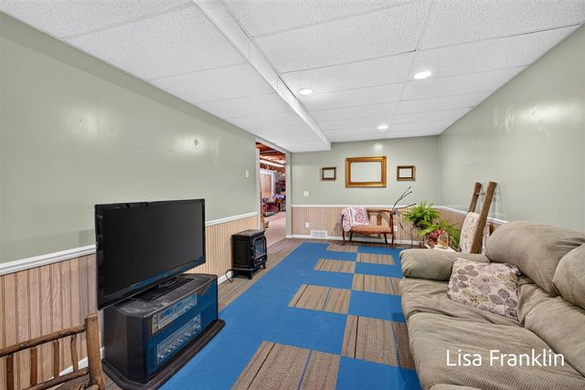 14595 State Road, Spring Lake, MI 49456