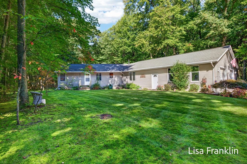 14595 State Road, Spring Lake, MI 49456